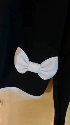 Cardigan schwarz mit Schleifchen