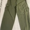 Cargohose Parachute in grün/khaki