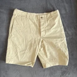 Carhartt Shorts Beige Cream W34 / size M Relaxed Fit Clean Summer Essential
