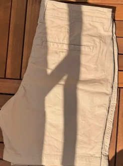 Chinoshort Regular fit by H&M