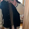 Collegejacke mit Lederärmel