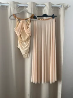 Contemporary Tanz Kostüm beige