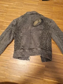 coole, graue jeansjacke