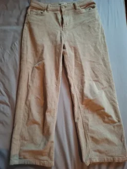 Cordhose in beige/creme