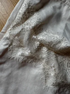 Cream CIDER skorts with lace details