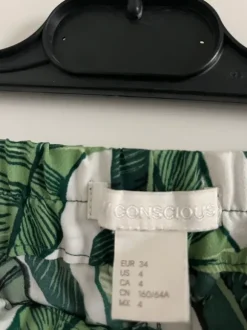 Culotte Stoff Hose mit Muster grün Blätter