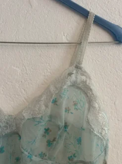 Cute Y2K floral lingerie top in babyblau