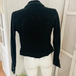 Damen Bershka Jeansjacke schwarz tailliert Gr. S