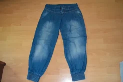 Damenjeans mit elastischen Bündchen