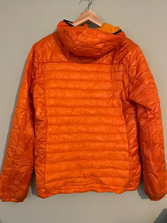 Daunenjacke mit Beutel