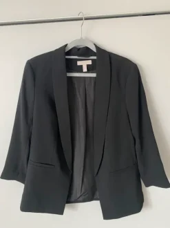 Der schwarzer Blazer