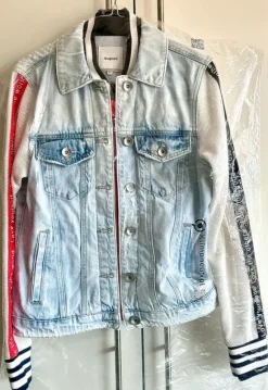 Detailreiche Jeansjacke von Desigual in xs