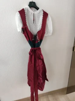 Dirndl neu ungetragen mit 2 Blusen Gr.52/ Oktoberfest/ Tracht