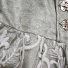 Dirndl ohne Bluse