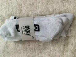 DKNY Weiße Crew Socken mit Logo Herren Socken Sport Socken Gr 40-45 3er Packung Neu