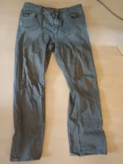 Dunkelbraune Hose