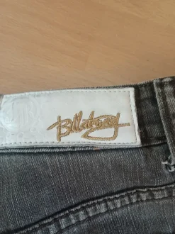 Dunkelbraune Hose