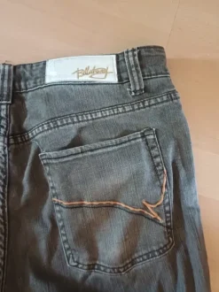 Dunkelbraune Hose