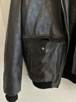 dunkelbraune Lederjacke von Urban Outfitters
