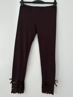 dunkelbraune Leggings mit Spitze und Schleifen