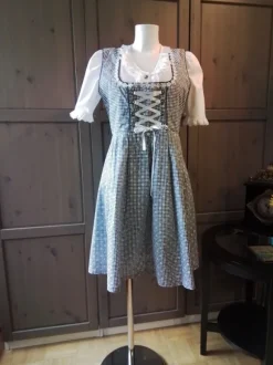 Ein süßes Kleid für meine Wally ?