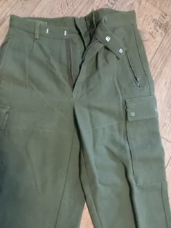 Eine alte Polizei Hose in gröse m