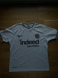 Eintracht Frankfurt Trikot