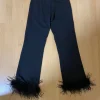 Elegante Hose unten gefiedert