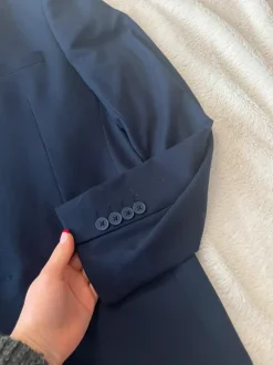 Eleganter dunkelblauer Anzug von Steffen Klein – Größe 48