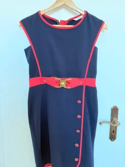 Elegantes Marine-Kleid mit rotem Besatz | Stretch | Gr. S/M