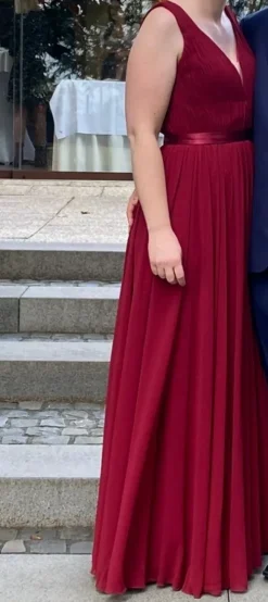 Elegantes rotes Abend-/Ballkleid