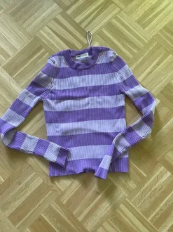 Enganliegender crop Pulli