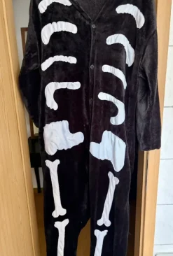 Erwachsenen Onesie Skelett