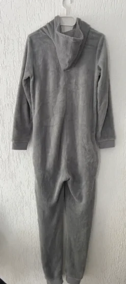 Flauschiger Jumpsuit (Einteiler)