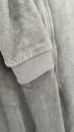 Flauschiger Jumpsuit (Einteiler)