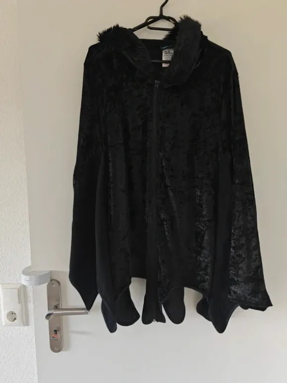 Fledermaus Jacke mit Ohren