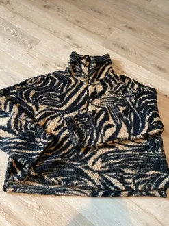 Fleece pullover