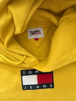Gele sweater Tommy Jeans