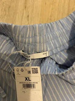 Gestreife Sommerhose