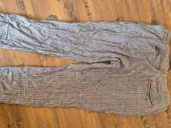 Gestreifte Leinenhose