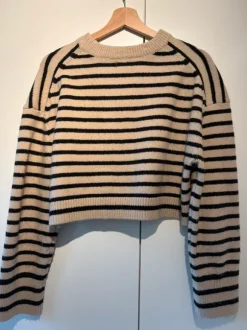 Gestreifter Pullover