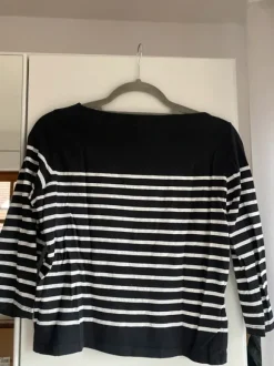 Gestreiftes Langarmshirt