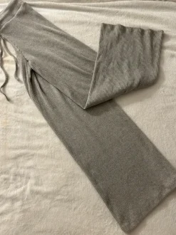 Graue Frühlingshose