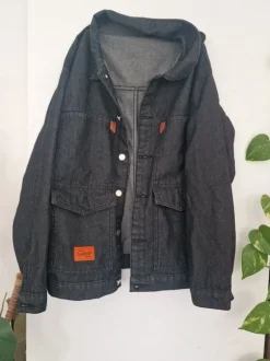 Graue Jeansjacke