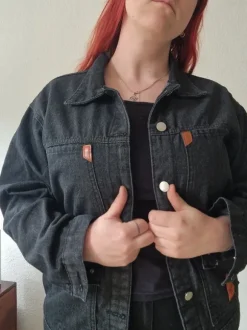 Graue Jeansjacke