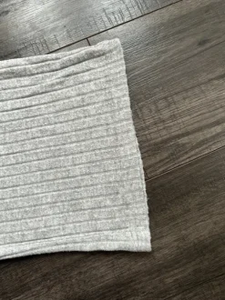 graue Jogginghose
