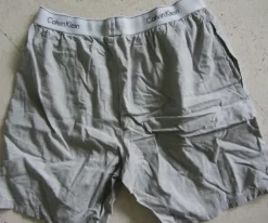 graue Schlafshorts von Calvin Klein in M mit Taschen