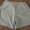 Graue Stoff Shorts