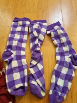 Gut erhaltene gemusterte Socken 43-46