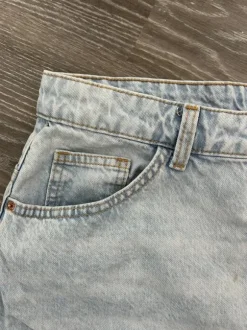 Helle, kurze Jeans in Gr. 44